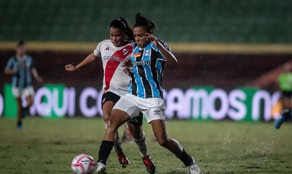 Jogo entre o River e o Grêmio