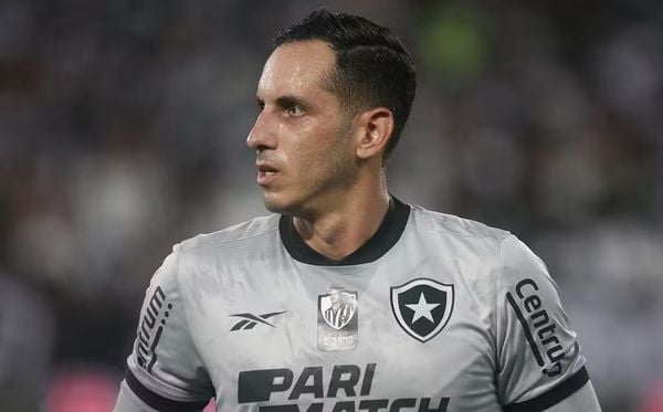 Gatito Fernández em ação pelo Botafogo