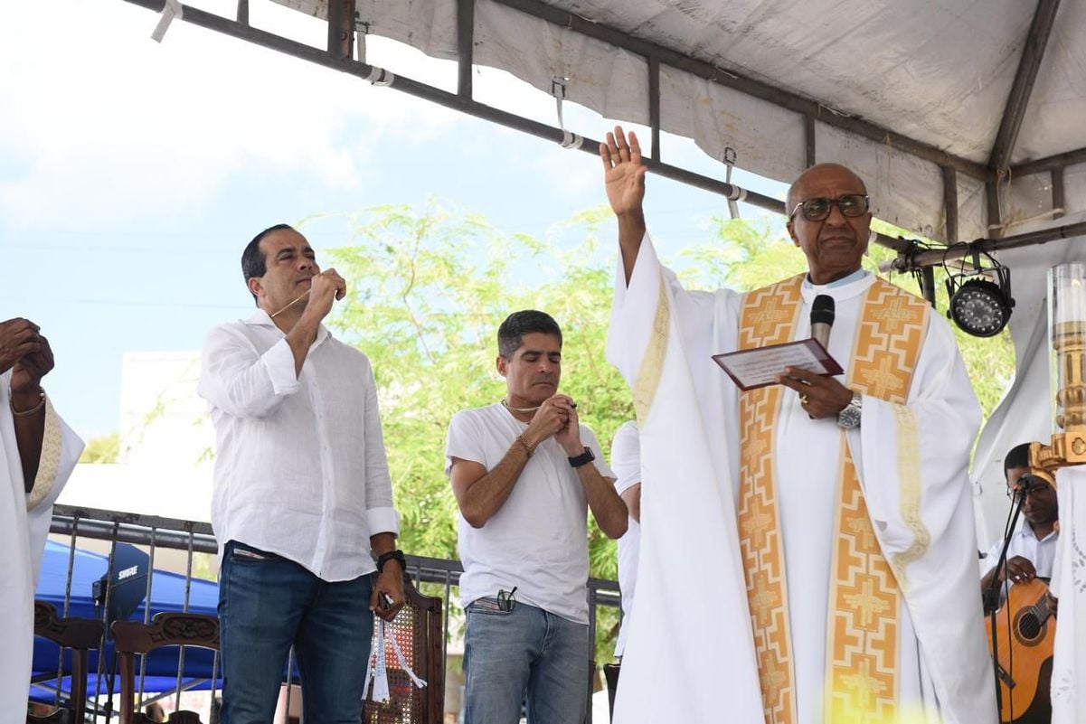 Bruno Reis e ACM Neto na missa no Bonfim 