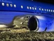 Imagem - Avião da KLM derrapa na pista após pouso de emergência na Noruega