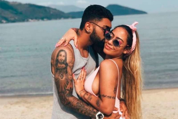 Gabigol e Rafaella Santos já desembarcaram em Trancoso para aproveitar o Réveillon na Bahia