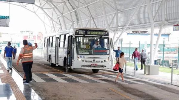 Ônibus em Lauro de Freitas