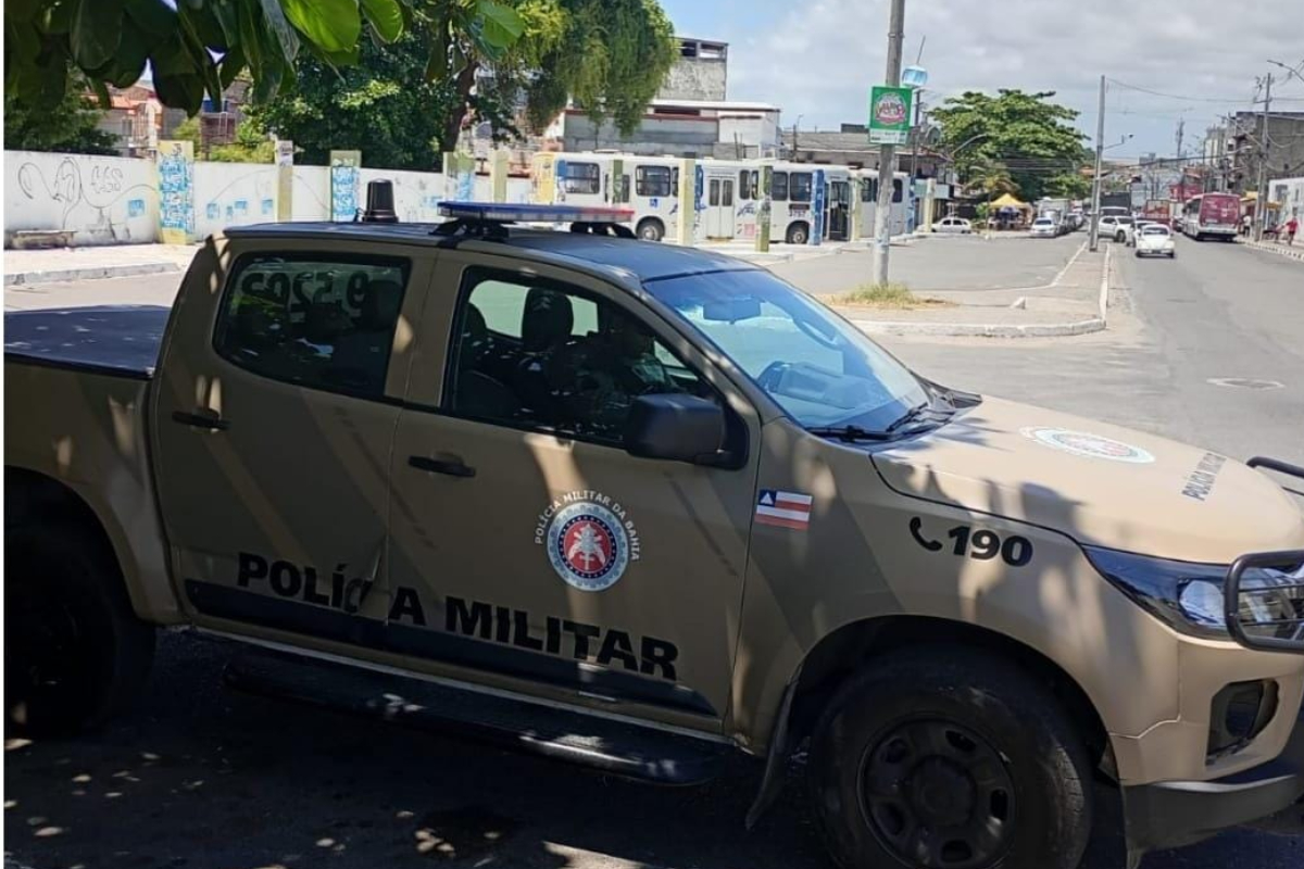 PM envio uma viatura para o fim de linha de Lauro de Freitas por Divulgação/Polícia Militar da Bahia