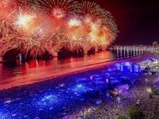 Imagem - Qual cor usar no réveillon? Numerologia indica tons que podem atrair boas energias para 2026