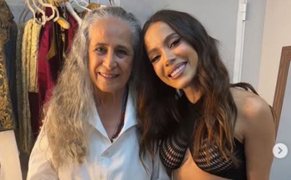 Anitta pediu foto com Maria Bethânia