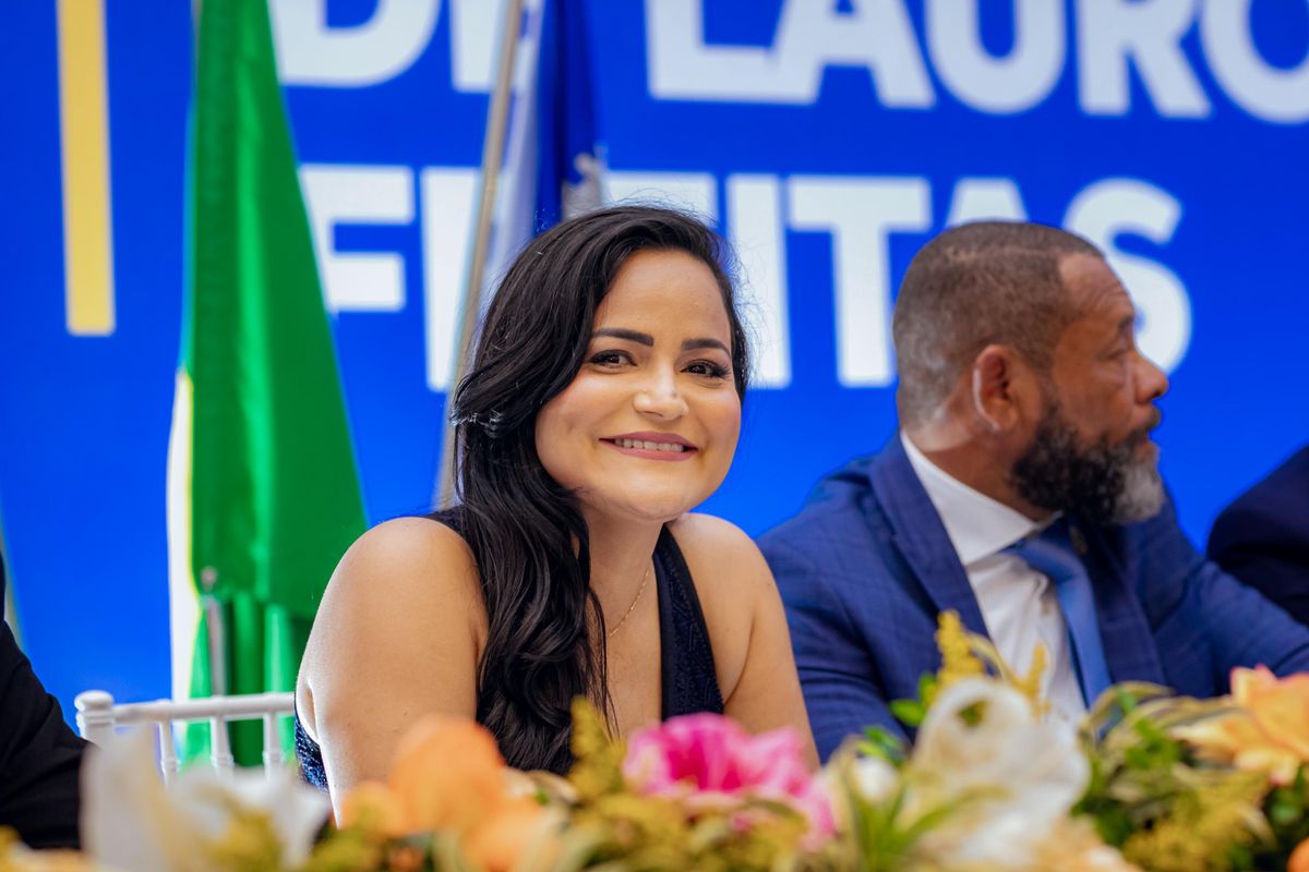 Debora Regis