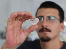 Imagem - Lapidação de pedras preciosas: evento discute o desenvolvimento da joalheria baiana