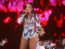 Imagem - Com 60 mil cristais, look de Ivete Sangalo do Réveillon pesava 3 kg