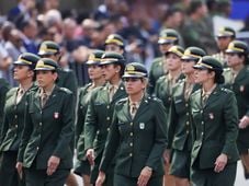 Imagem - Em 2 dias, 7 mil mulheres se alistam no serviço militar