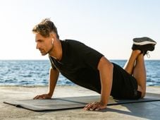 Imagem - Ganho de massa sem academia: descubra quantas flexões você precisa fazer para ganhar músculos