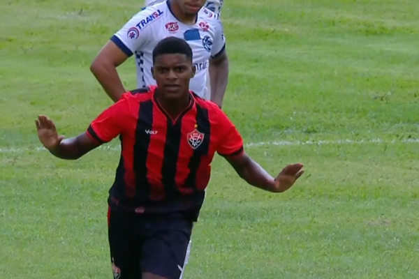 Lohan marcou o primeiro gol do Vitória na Copa São Paulo