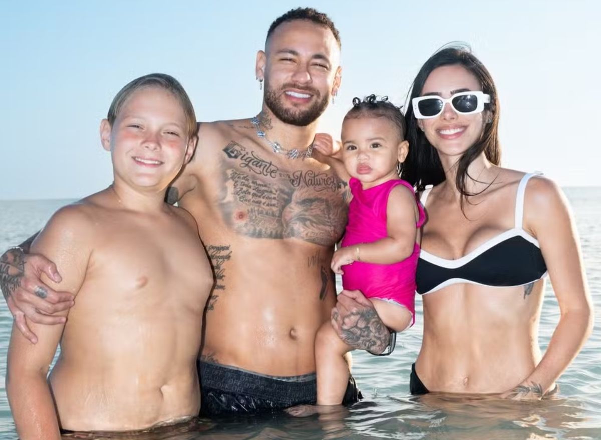 Davi, Neymar, Mavie e Bruna Biancardi