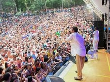 Imagem - Suor, calor e muito axé: Saulo lota Parque da Cidade em show surpresa