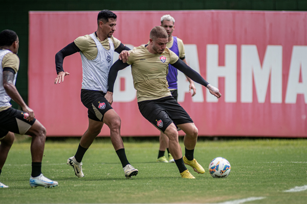 Vitória treinou neste domingo (5) visando estreia no Baiano