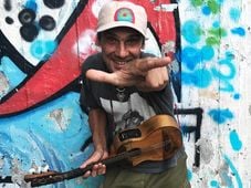 Imagem - Manu Chao traz o show 'Ultra Acústico' para Salvador esse mês