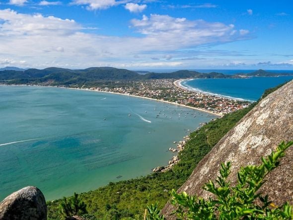 Imagem - 4 praias deslumbrantes para conhecer em Bombinhas