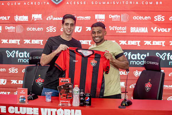 Volante Ronald foi apresentado oficialmente pelo Vitória