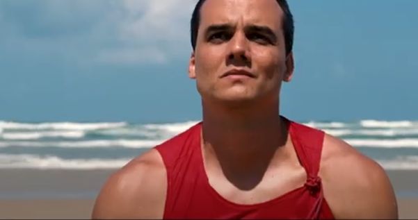 Wagner Moura em cena de Praia do Futuro