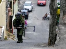 Imagem - Artefato explosivo é encontrado em rua de Tancredo Neves após tiroteio entre facções