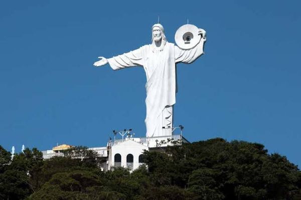 Monumento Cristo Luz em BC