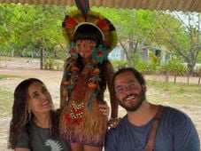 Imagem - Fátima Bernardes e Túlio Gadêlha visitam reserva indígena na Bahia