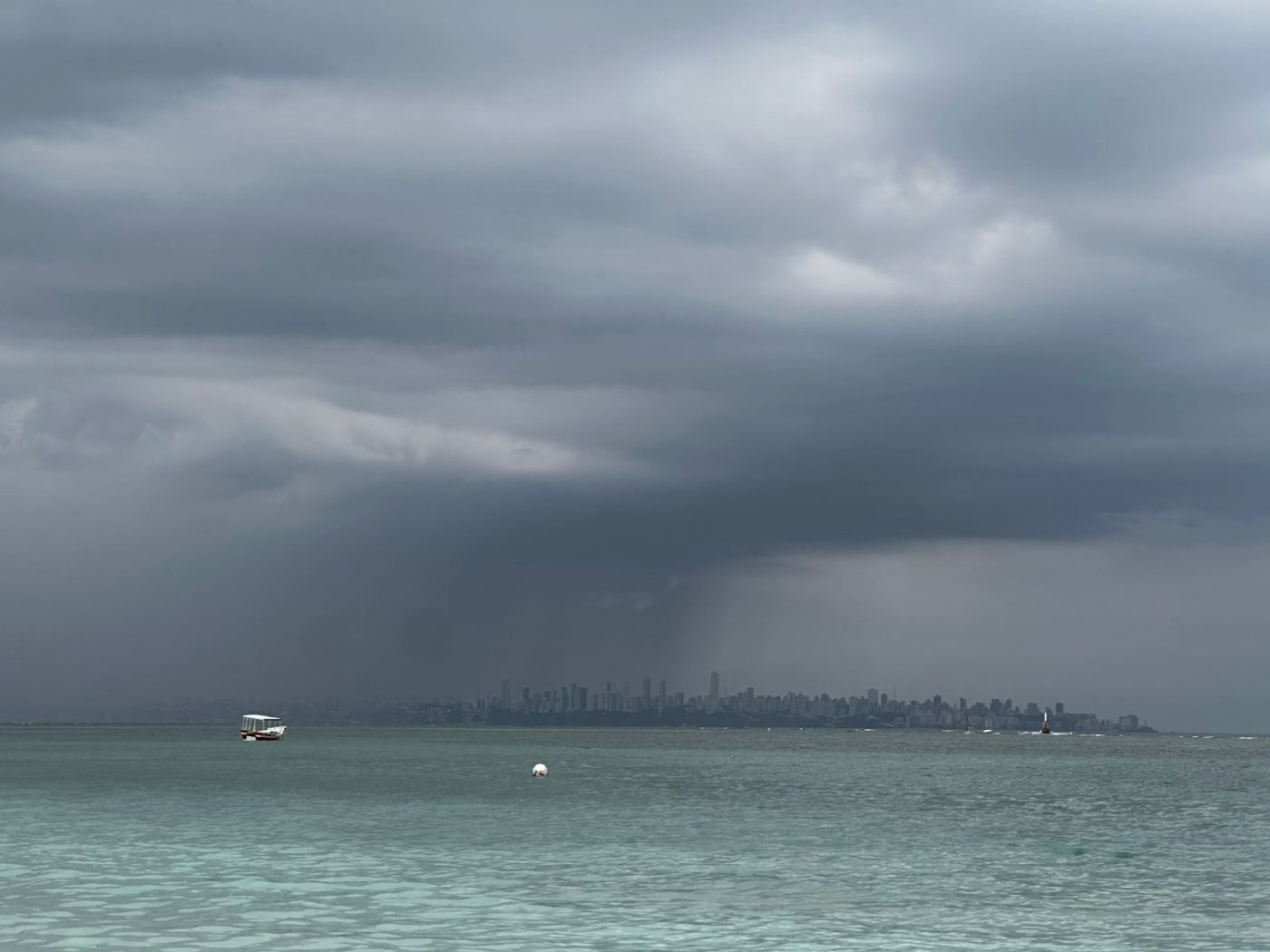Chuva em Salvador por Elias Dantas / Alô Alô Bahia
