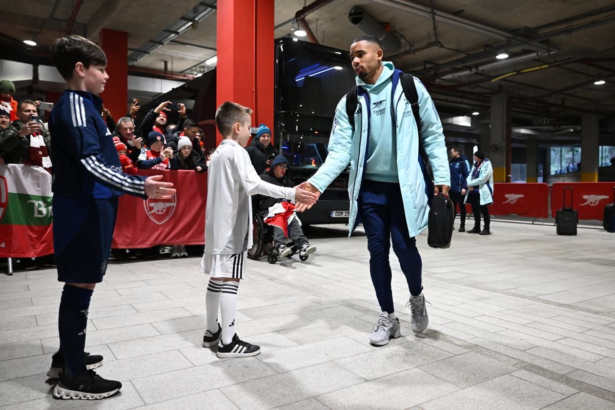 Gabriel Jesus corre risco de virar desfalque no Arsenal 