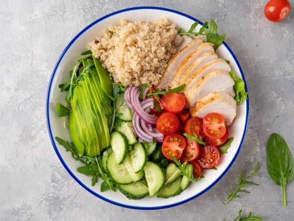 Imagem - 7 saladas ricas em proteínas para começar a semana