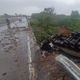 Imagem - Motorista de 53 anos morre após carreta cair de ponte em rodovia baiana