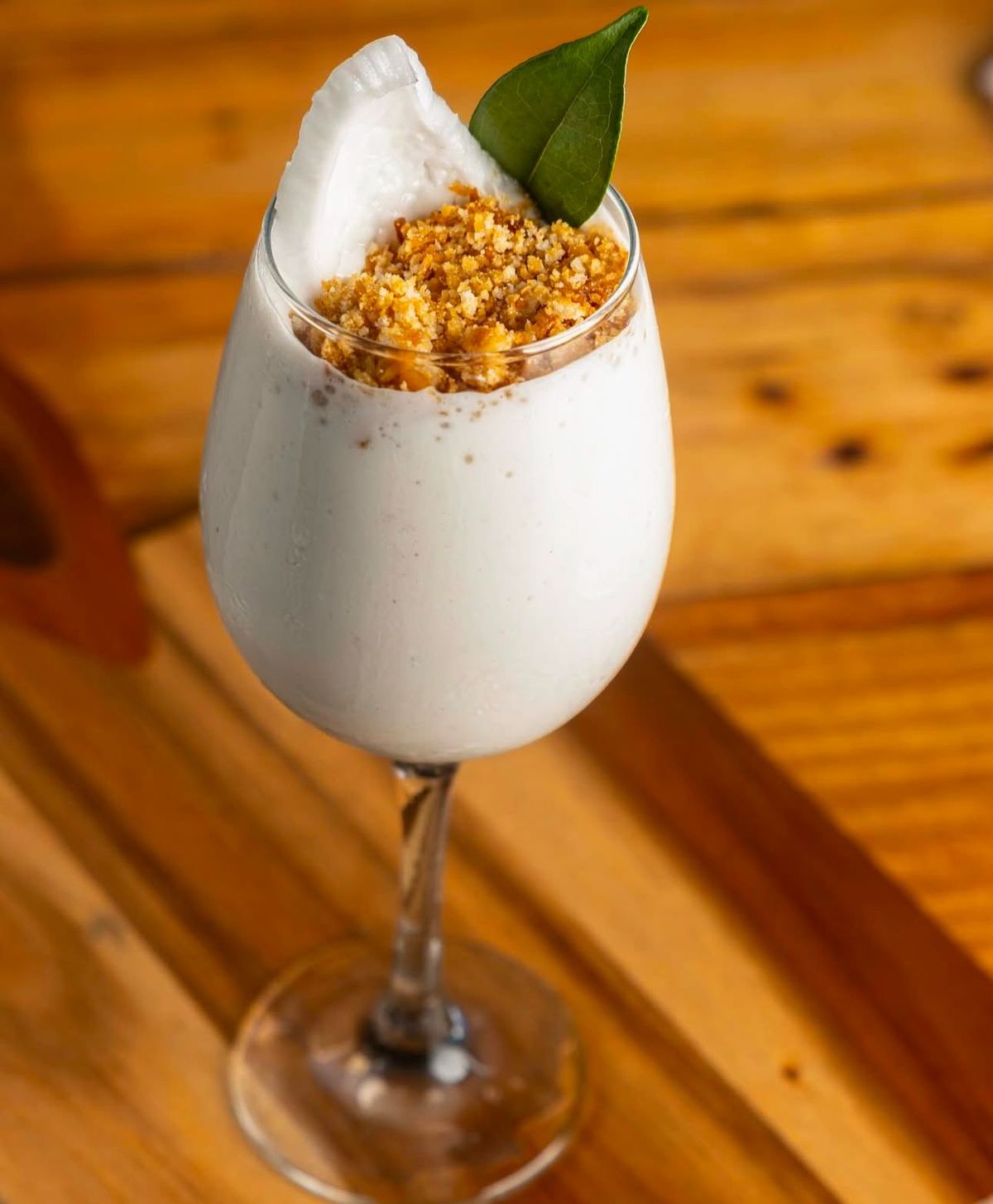 O milkshake de coco verde é um dos destaques do Preta Bistrô