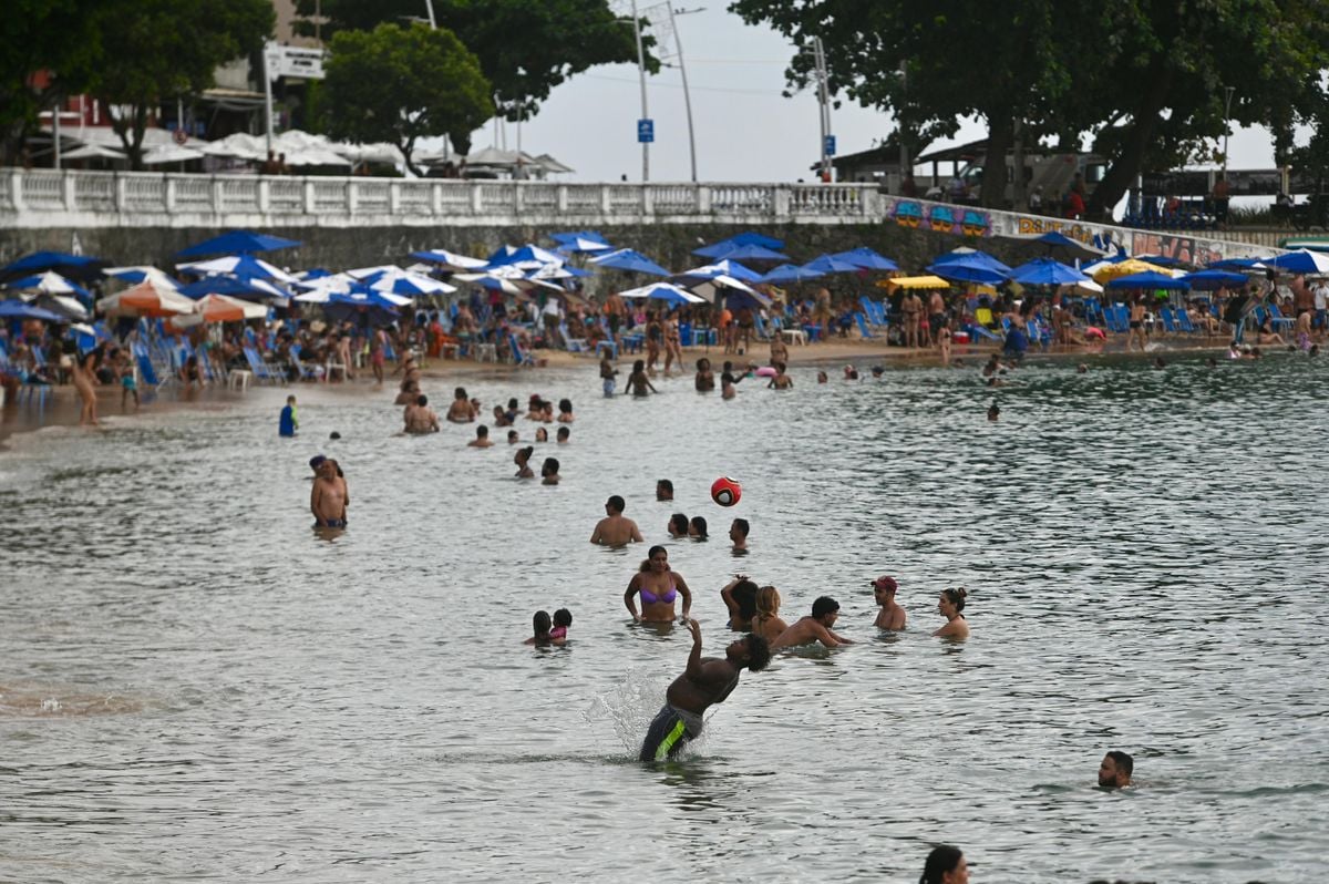 Tempo fechado não intimidou quem foi ao Porto da Barra