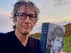 Imagem - Neil Gaiman, escritor de “Sandman”, é acusado de abusar oito mulheres