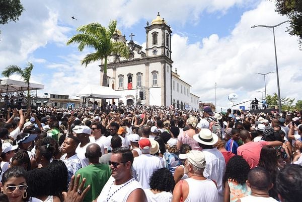 Lavagem do Bonfim reúne milhares de pessoas na Colina Sagrada