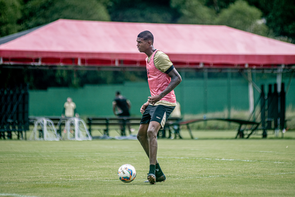 Vitória enfrenta a Juazeirense nesta quarta-feira (15)