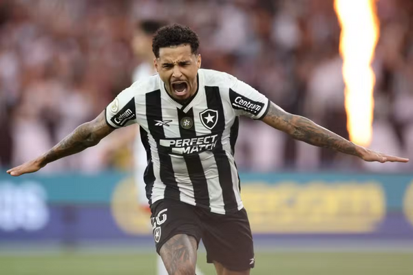 Gregore faz gol do título brasileiro do Botafogo