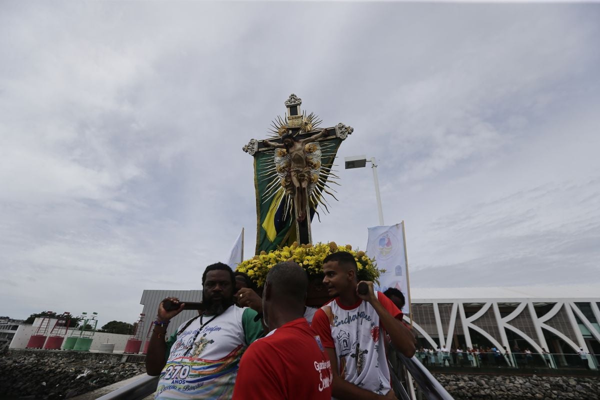 Procissão marítima da imagem do Senhor do Bonfim por Arisson Marinho/CORREIO