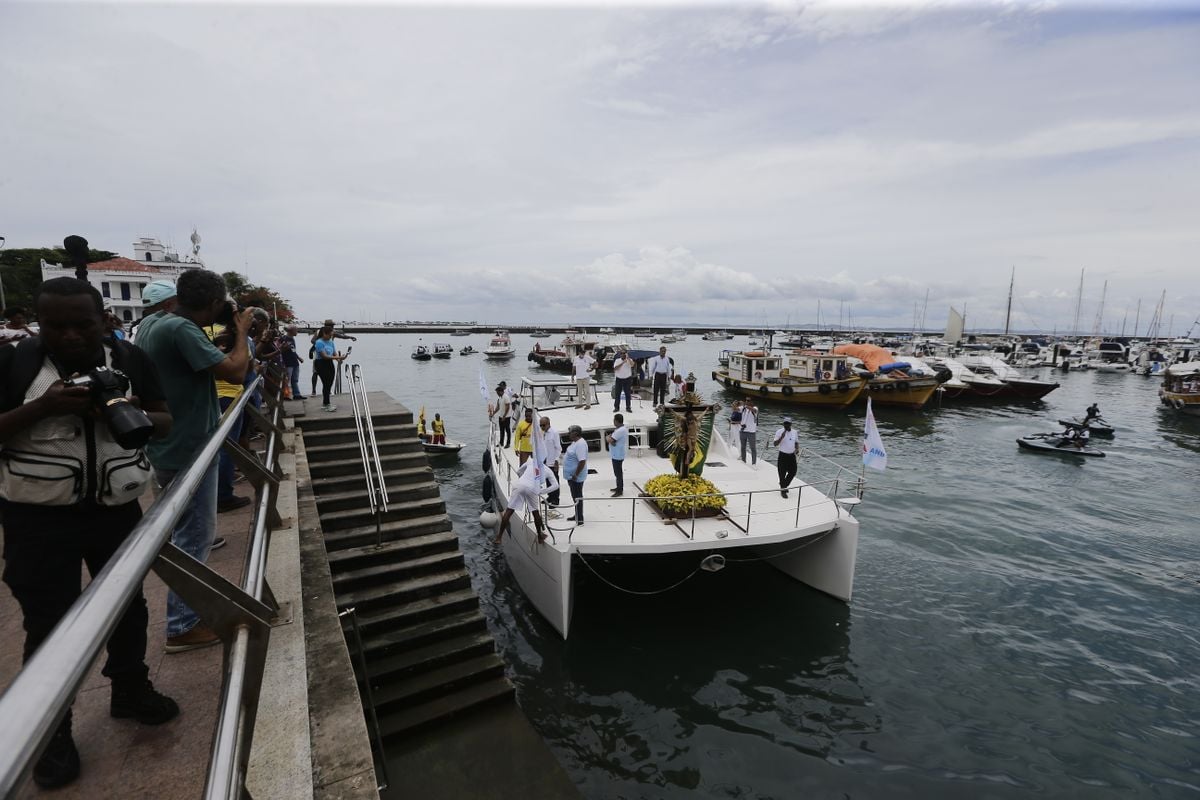 Procissão marítima da imagem do Senhor do Bonfim por Arisson Marinho/CORREIO