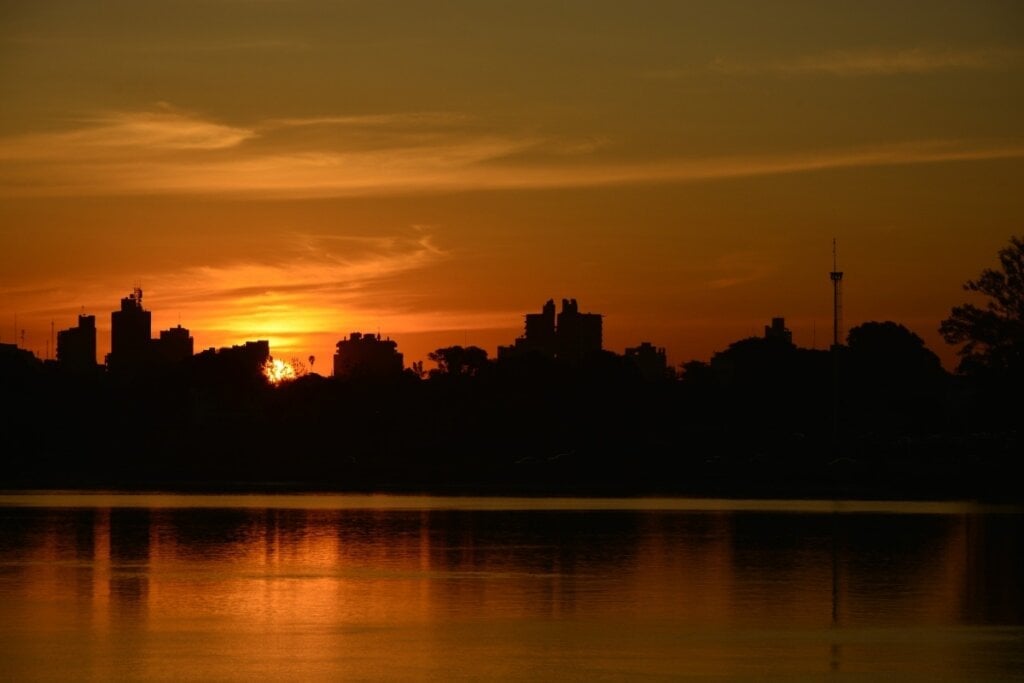 A cidade de Salto permite aos turistas conhecerem o provincianismo do interior uruguaio (Imagem: Eduardo de Abreu | Shutterstock)