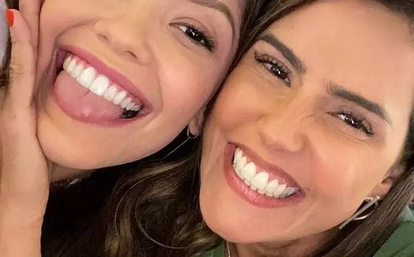 Vitória Strada e Deborah Secco