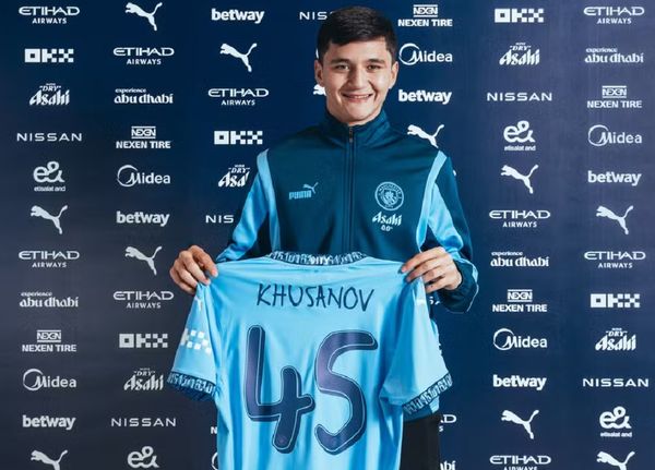 Zagueiro de 20 anos, Khusanov vai integrar o elenco do Manchester City