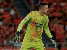 Imagem - Goleiro do Benfica erra feio e leva gol bizarro do Barcelona; veja