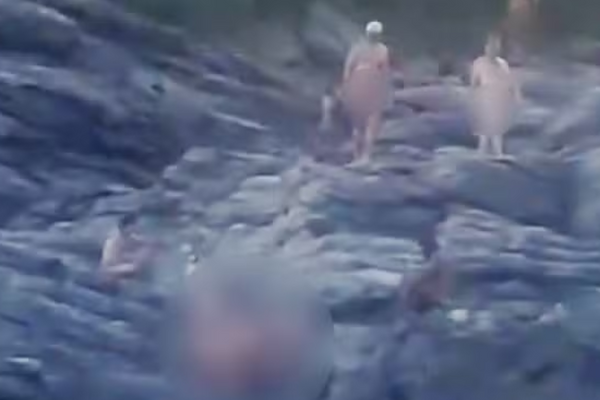 Vídeo de 15 homens fazendo sexo em praia viralizou nas redes