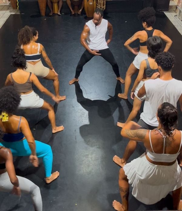 Aula de dança no Barracão das Artes