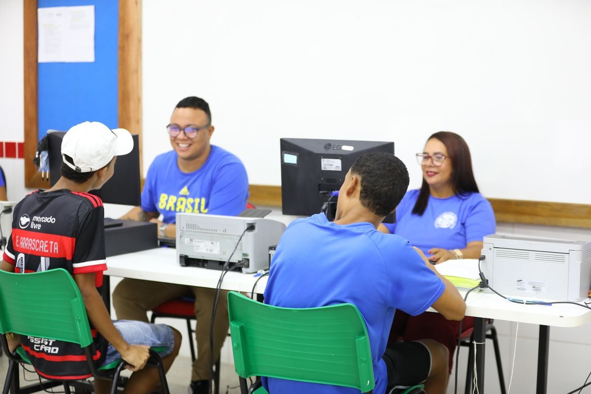 estudantes têm prazo de cinco dias úteis para apresentar documentação nas escolas