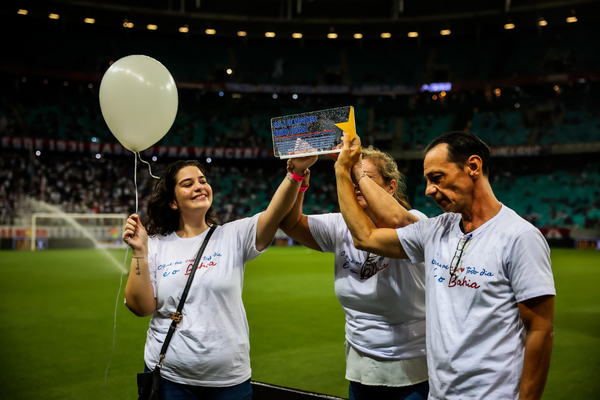 Ex-assessor do Bahia, Bruno Queiroz foi homenageado na Fonte Nova