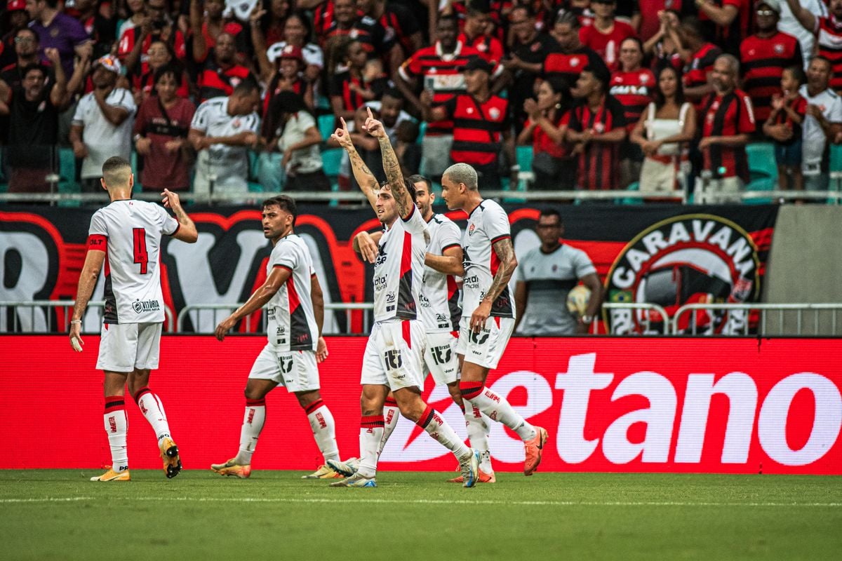 Vitória vence o Colo-Colo com tranquilidade na Fonte Nova