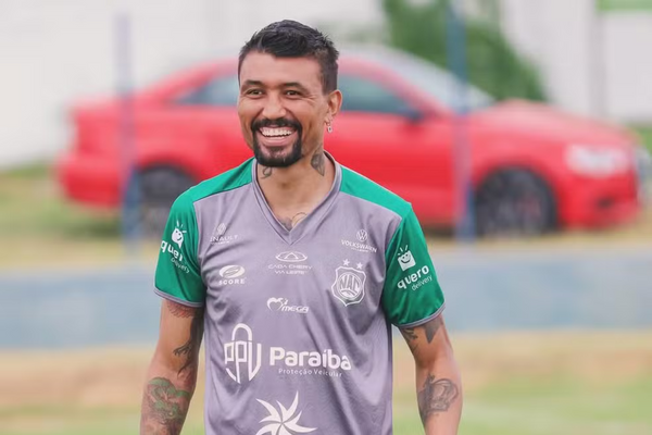 Kieza, ex-atacante do Vitória e do Bahia 