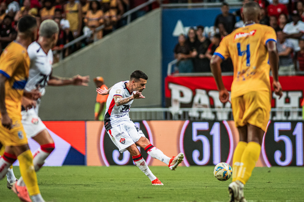 Após goleada na Fonte Nova, Vitória enfrenta o Jacobina no Barradão