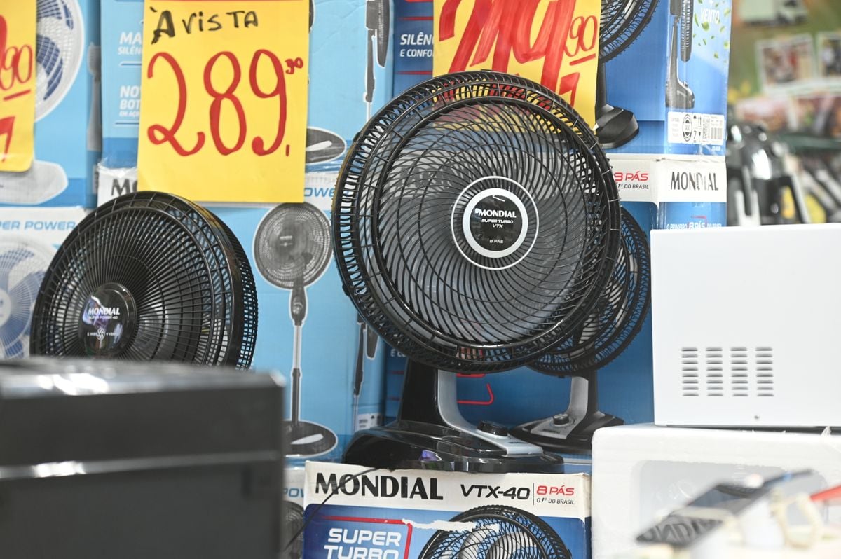 Busca por ventiladores aumenta em Salvador