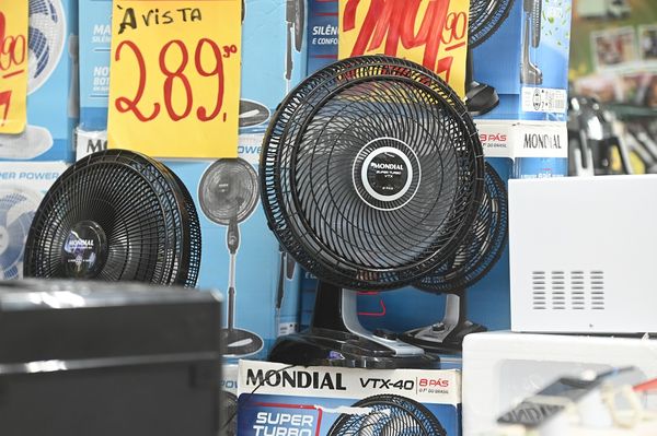 Busca por ventiladores cresce na capital